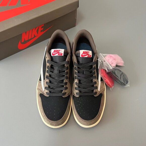 Travis Scott x Air Jordan 1 Retro Low OG 'Reverse Mocha' - Picture 3 of 9